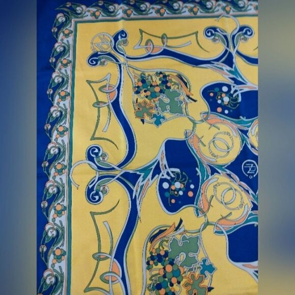 Noilly Prat Vintage 💯 Silk Scarf France Martini Rolled-Hem EUC - Picture 9 of 16